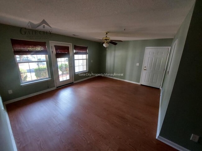 Building Photo - 905 Hanahan Ct