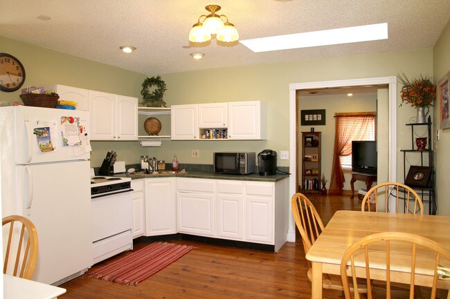 Kitchen - 3506 S State Rte 157