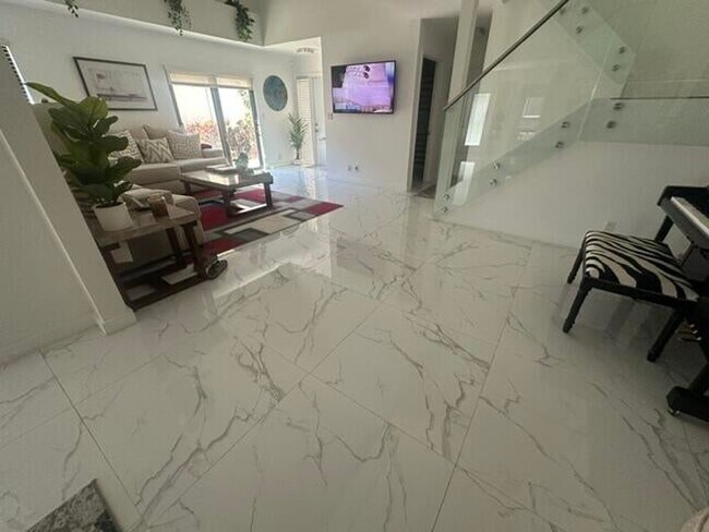 Foto del edificio - 5536 Eton Ct