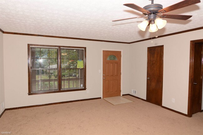 Building Photo - 1122 Peggy McMillan Dr