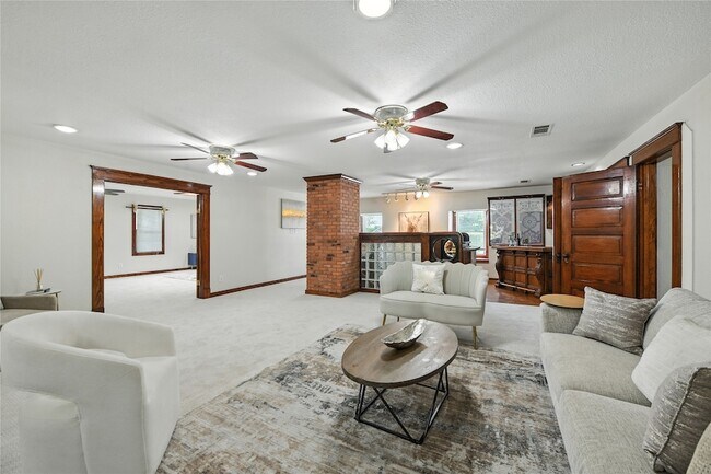 Foto del edificio - 1323 Dublin St