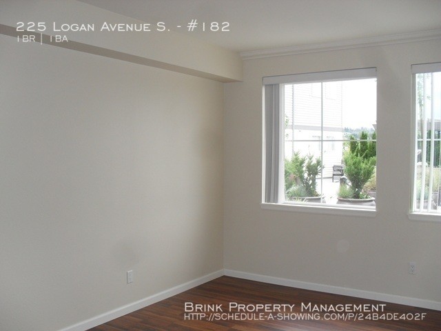 Building Photo - 225 Logan Ave S