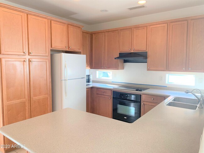 Foto del edificio - 1135 W Caroline Ln