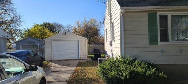Building Photo - 1203 D St