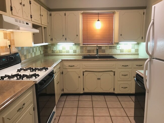 Kitchen 1 - 628 Reynolds Rd