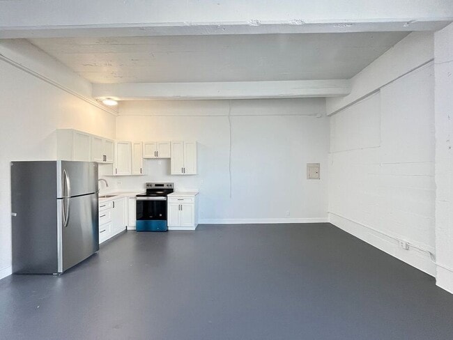 Building Photo - 1341 58th Ave