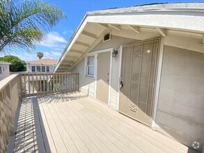 Building Photo - 1084 Lincoln Ave