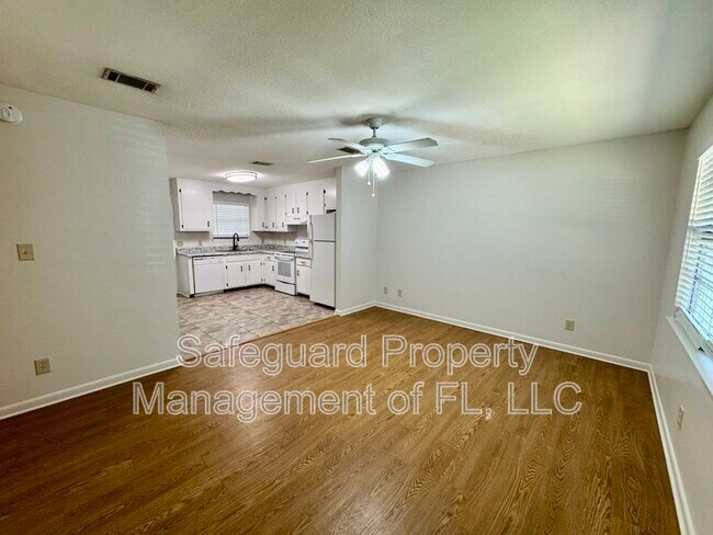 Building Photo - 4167 Ravenwood Dr