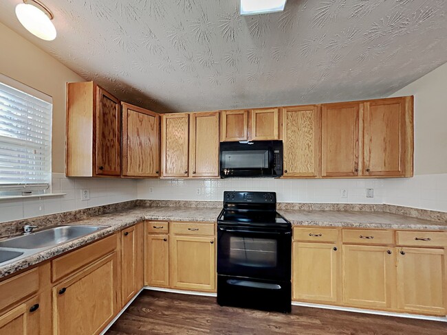 Building Photo - 3096 Pate Creek View
