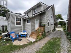 Building Photo - 336 Queenston St