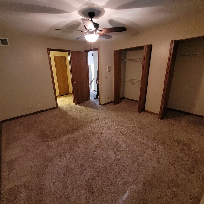 Foto del edificio - 941 Millcreek Cir