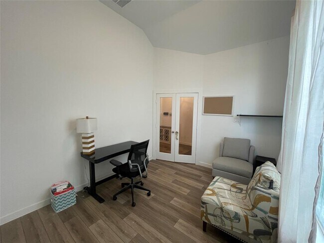 Foto del edificio - 3023 Dragonlet Ln