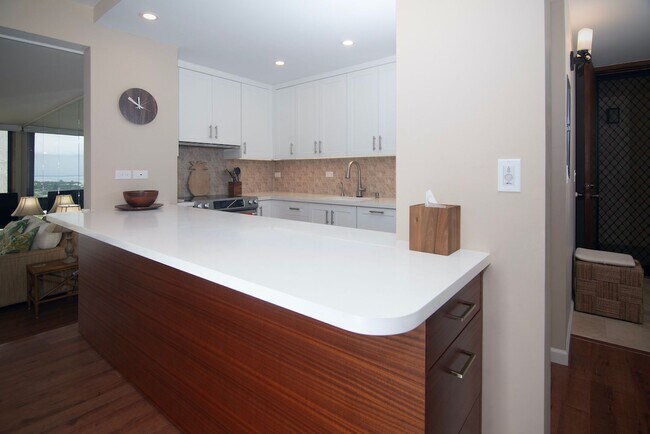 Building Photo - FULLY FURNISHED 2/2/2, Mauna Luan, Hawaii Kai