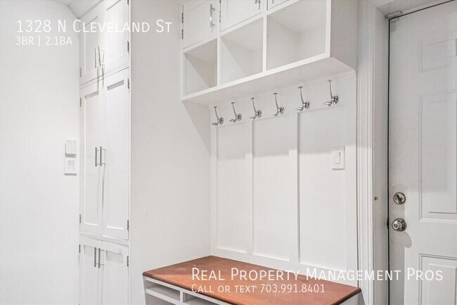 Foto del edificio - 1328 N Cleveland St