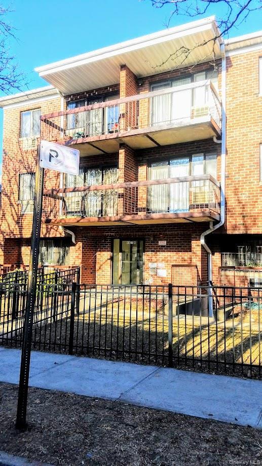 Building Photo - 63-25B Bourton St