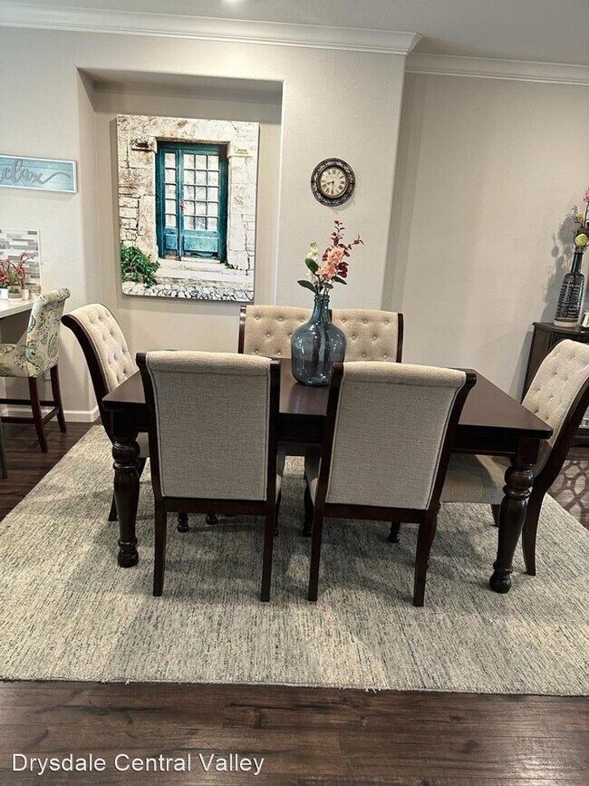 Foto del edificio - 4 br, 3.5 bath House - 1283 Milkweed St.