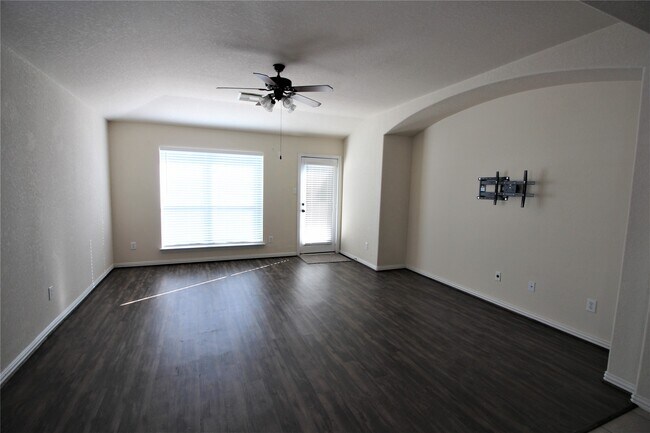 Foto del edificio - 4612 Meridian Park Dr