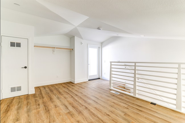 Building Photo - Girard Lofts