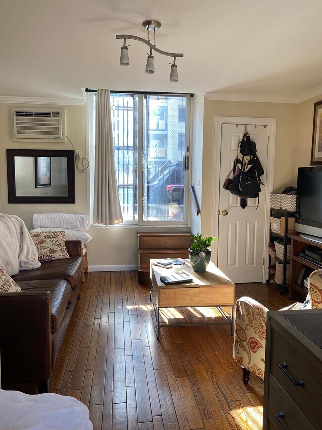 Building Photo - 19 West 73rd Street