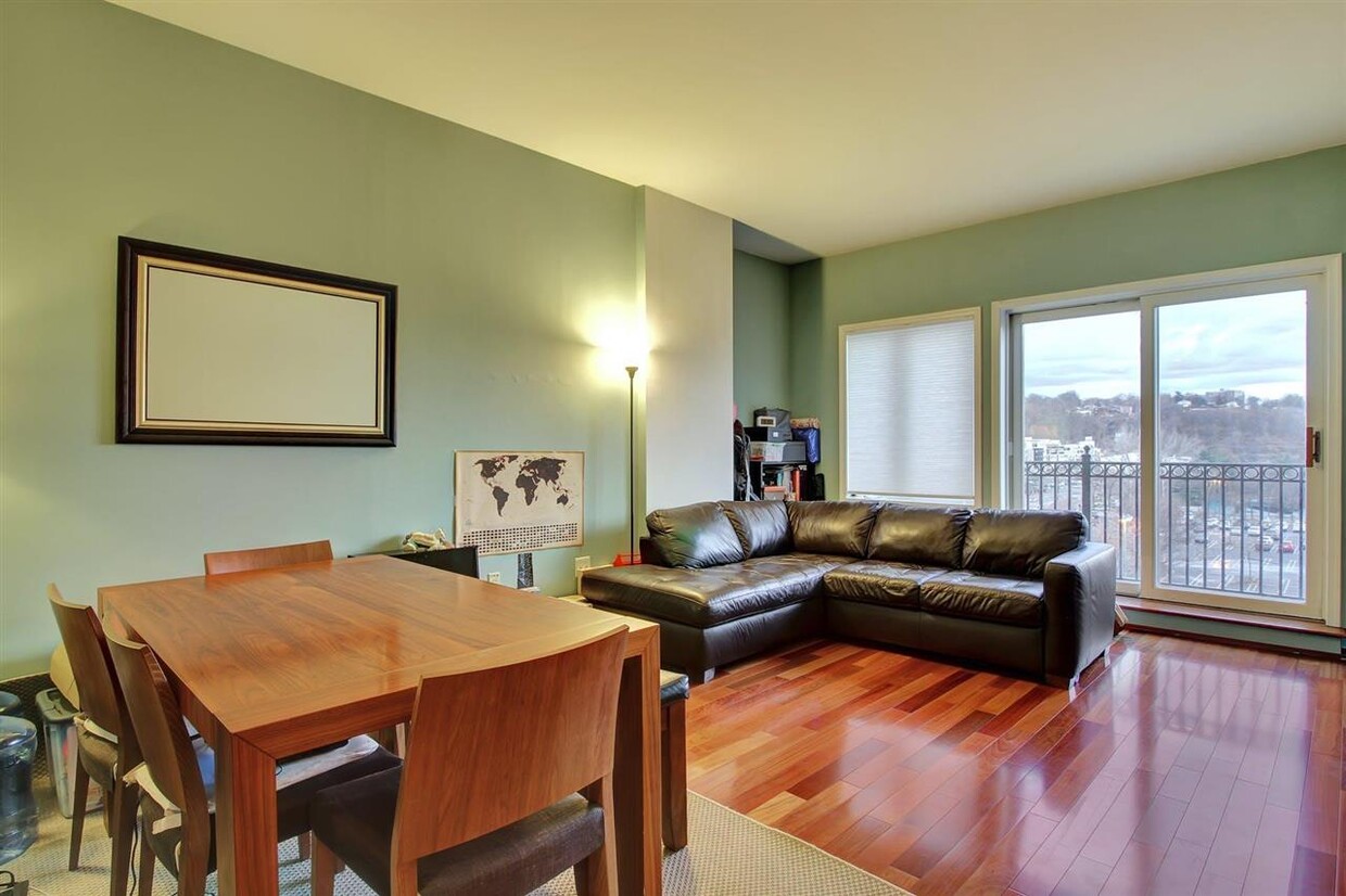 Primary Photo - 1302 City Pl