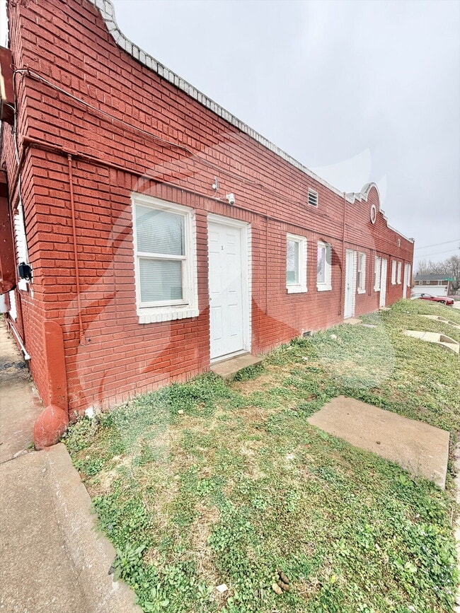 Building Photo - 820 S 6th St