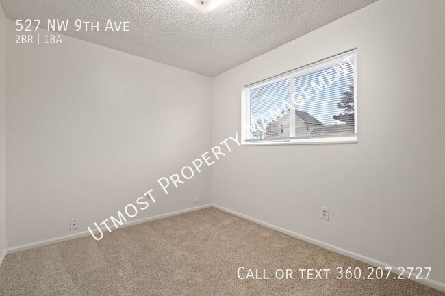 Building Photo - Very clean 2bd 1bath duplex near downtown ...