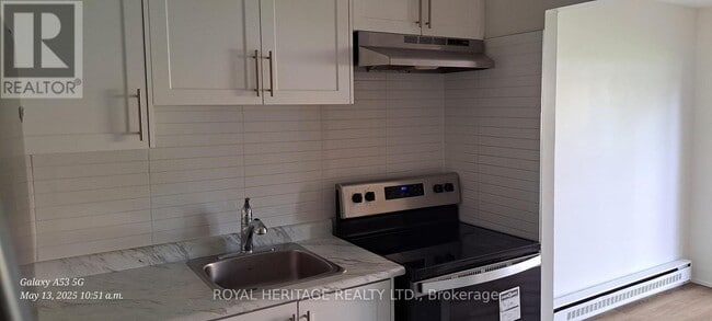 Photo du bâtiment - 945-945 Simcoe St N
