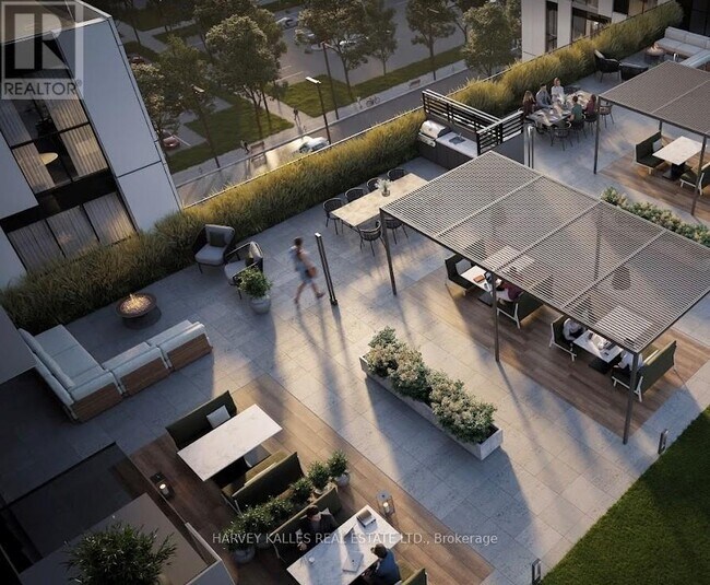 Building Photo - 1007 The Queensway