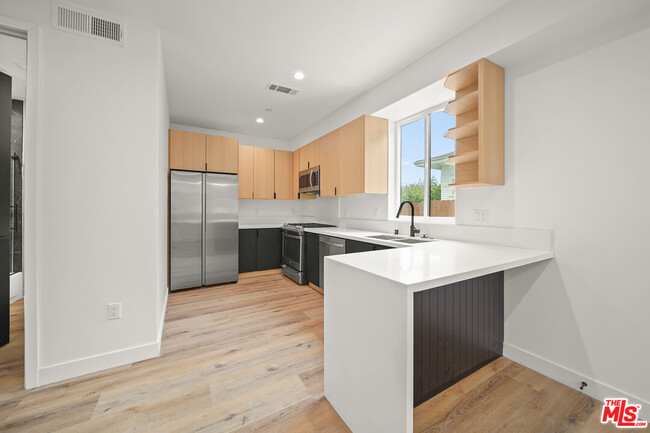 Building Photo - 1520 Magnolia Ave