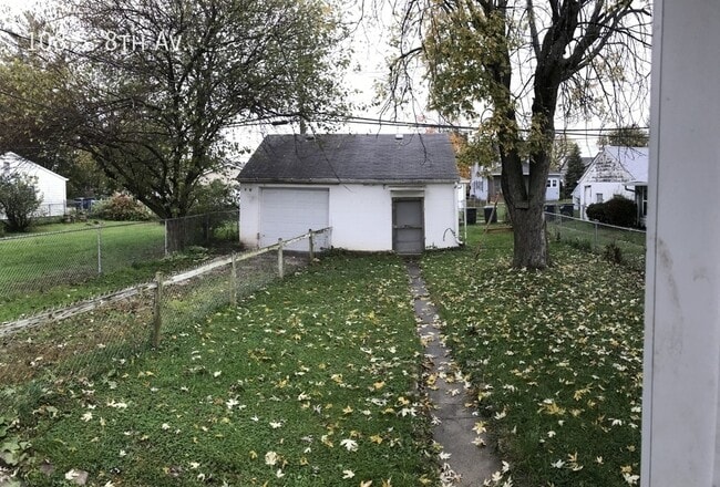 Photo - 108 S 8th Ave House