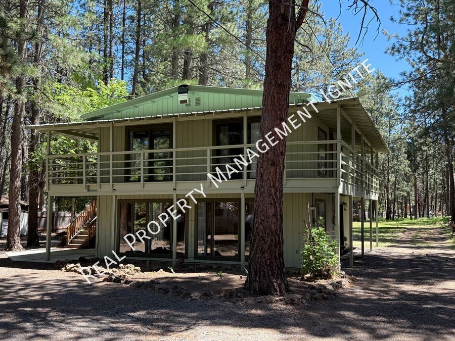 Foto principal - 18633 River Woods Dr