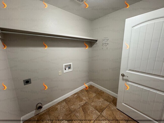 Foto del edificio - Charming Corner Lot Home in Desirable City View