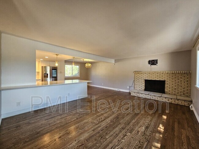 Foto del edificio - 2370 S Garland Ct