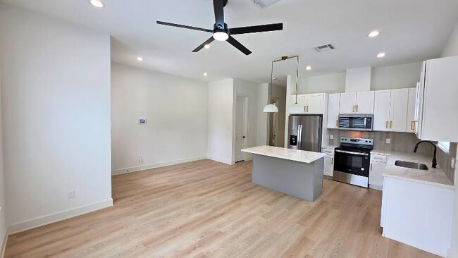 Foto del edificio - 6528 Weston St