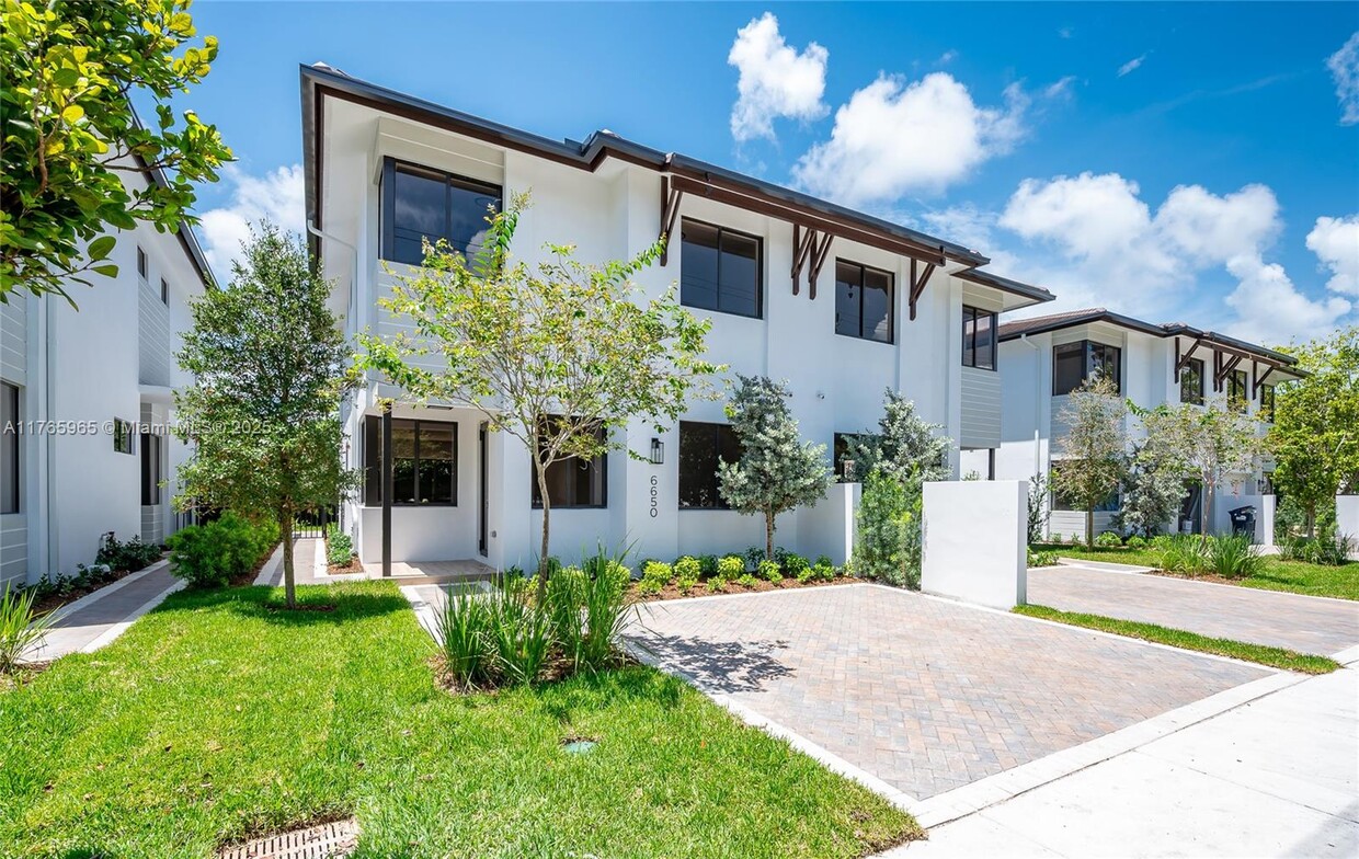 Foto principal - 6654 SW 84th St