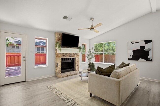 Foto del edificio - 7403 Rankin Trail