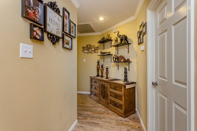 Foto del edificio - 24718 Cobble Canyon Ln