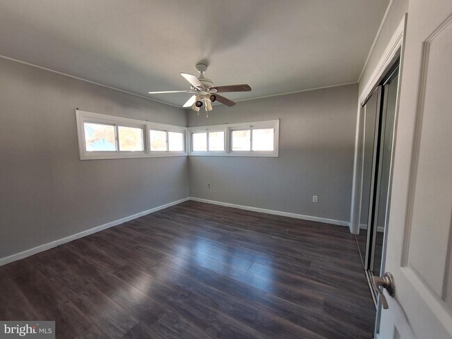 Foto del edificio - 285 Willow Dr