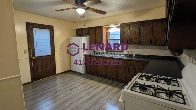 Building Photo - Lovely One Bedroom House!