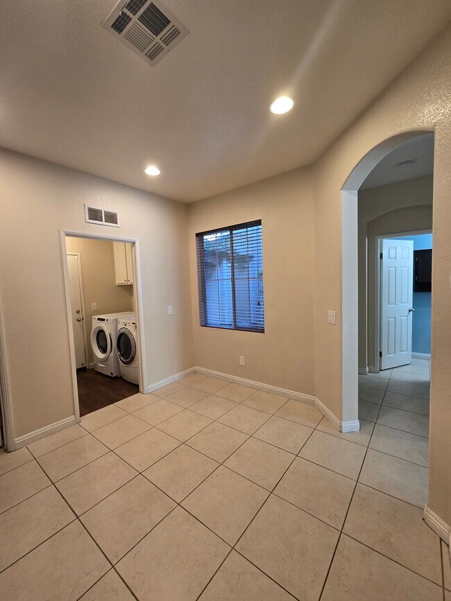 Building Photo - 1378 Caminito Capistrano