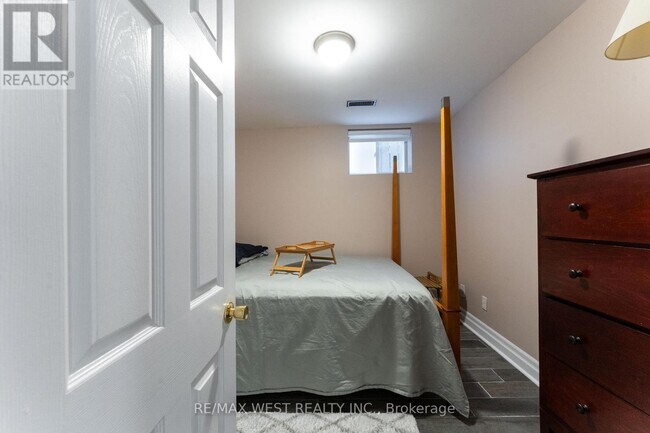 Photo du bâtiment - 180 Holborne Ave
