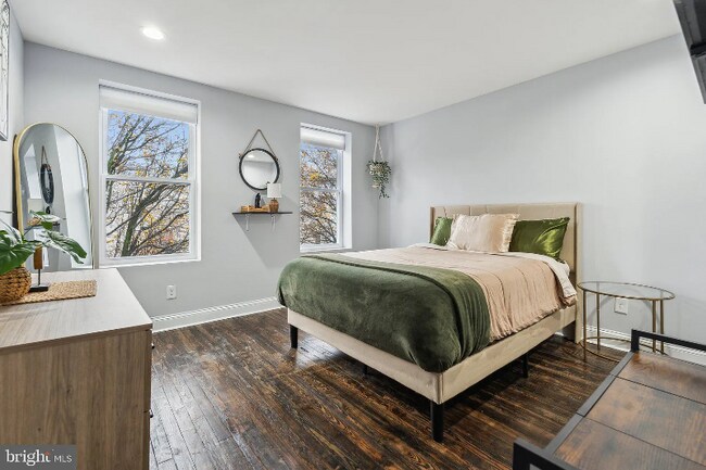 Foto del edificio - 407 N Lakewood Ave