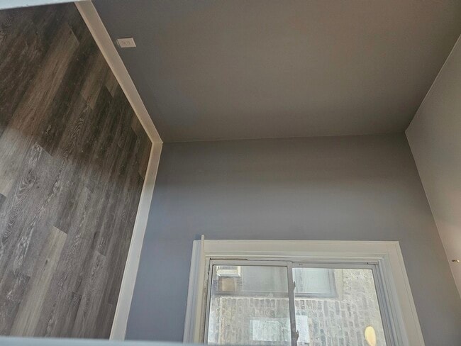 Building Photo - 2441 W 46th Pl