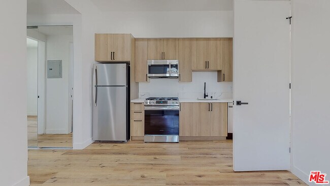 Foto del edificio - 4460 W Maplewood Ave