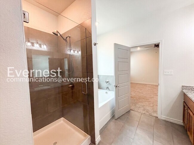 Foto del edificio - 2204 Hornbeam St