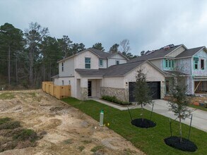 Building Photo - 8015 Heroes Hall Dr