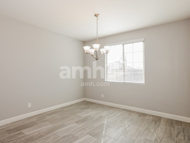 Foto del edificio - 18239 W Goldenrod Street