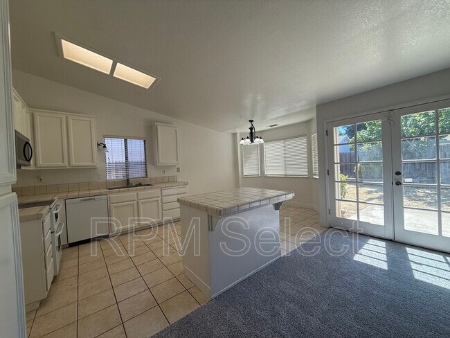 Building Photo - 2264 Americana Dr
