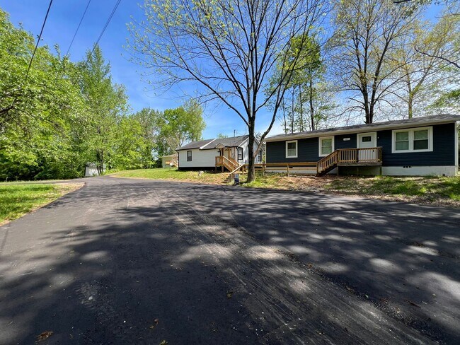 Foto del edificio - Move-In Specials Available! Completely Rem...