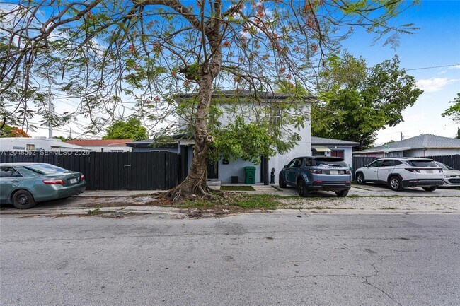 Foto del edificio - 2275 NW 30th St
